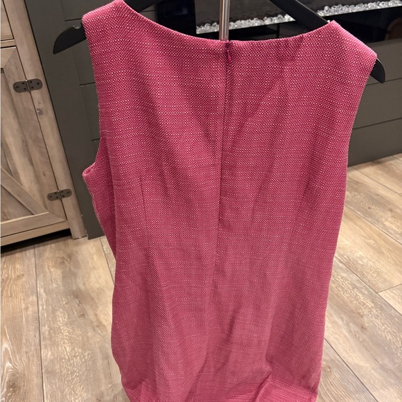 Elegant Sleeveless Tank Top - Berry - Picture 5 of 6